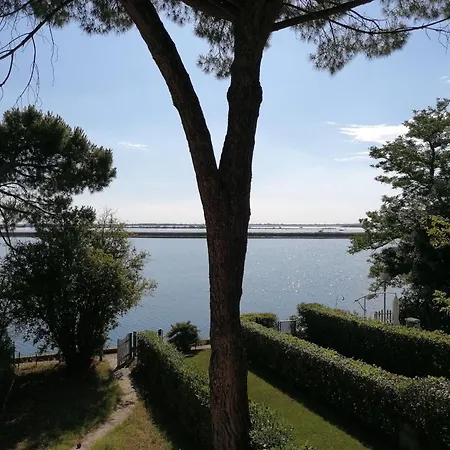 Casa 1253 * 이솔라 알바렐라